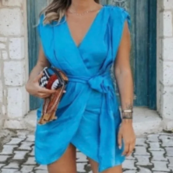 blue wrap dress zara ZARA' BLUE FLORAL PRINT DRESS  Starla Boutique